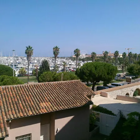 Terrasse Magnifique Vue Et Yachts